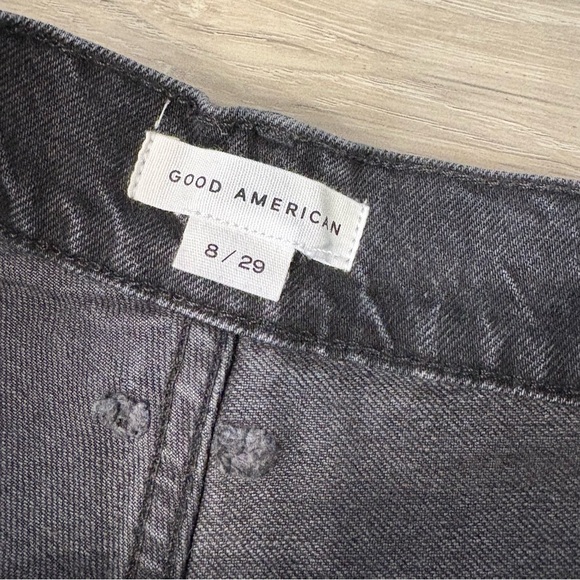 NEW! Good American ‘90's Short Black Wash Denim Jean Shorts Size 8/29 - Picture 5 of 7